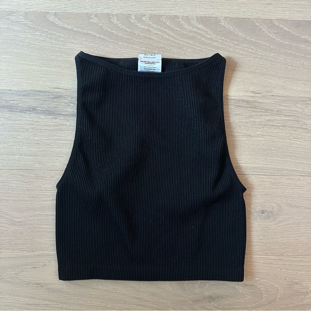 Size M/L Black Ribbed High Neck Tank Top